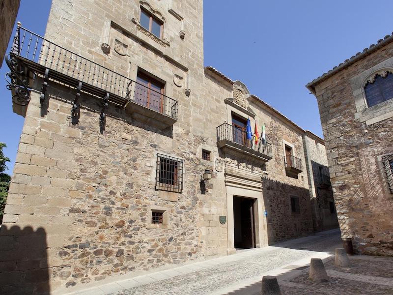 hotel-parador_de_caceres-extremadura-booking.jpg