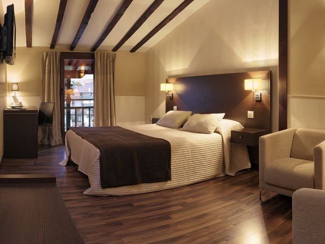 hotel-rural-plaza-mayor-chinchon-madrid-booking-650x488.jpg