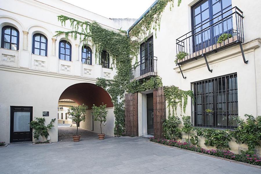 Huidige ingang van Hotel Palacio del Bailío in Córdoba