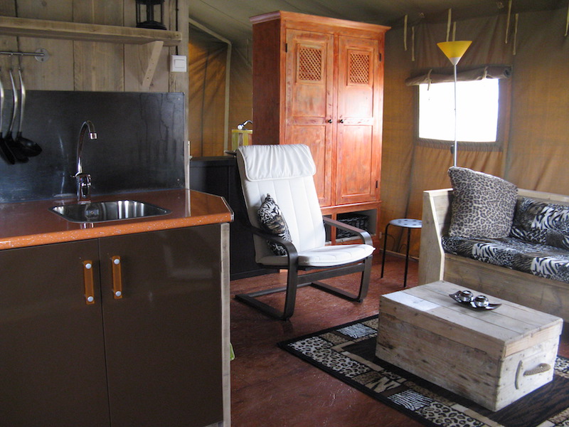 Interieur safari lodge Kenia op glamping Casa del Mundo