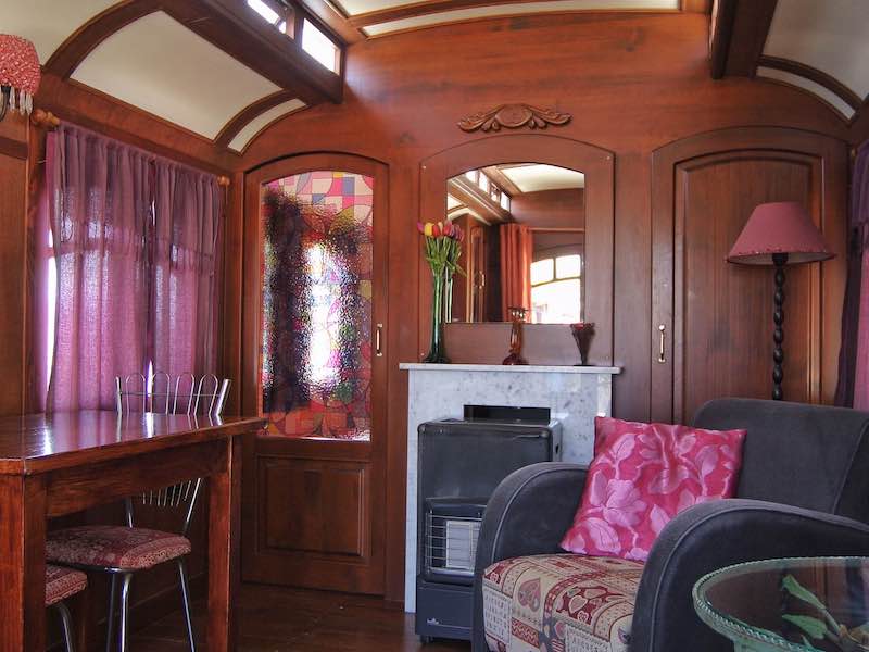 Interieur van woonwagen Bosperus op glamping Casa del Mundo