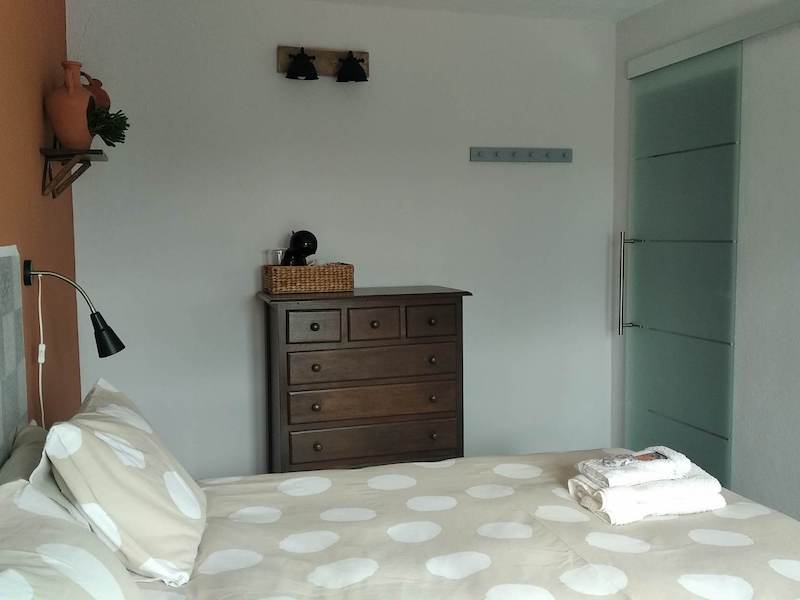 Kamer in B&B Casa Sarandy in de bergen van Málaga (Zuid-Spanje)