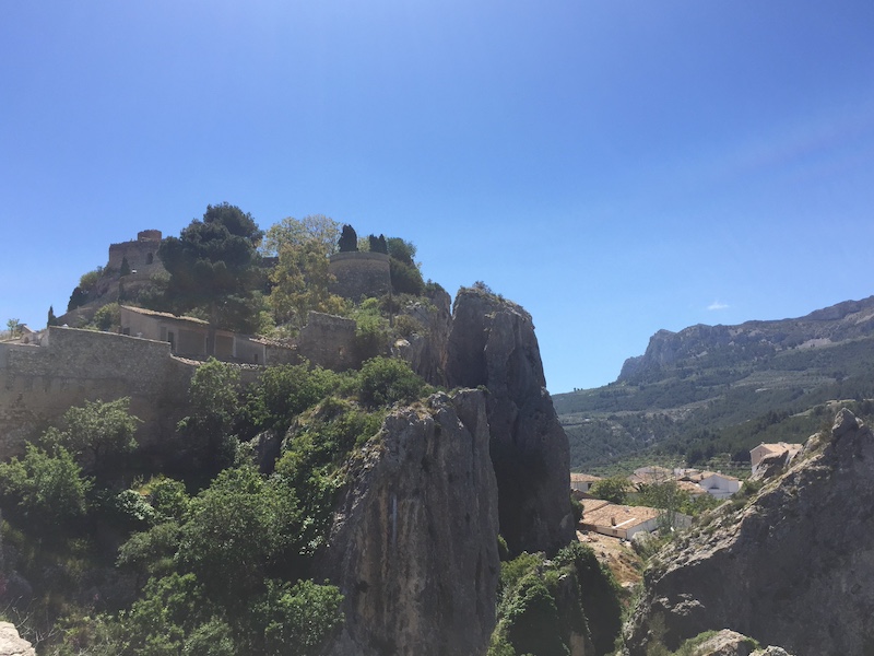 Het kasteel van Guadalest ligt op hoogste punt in Vallei van Guadalest