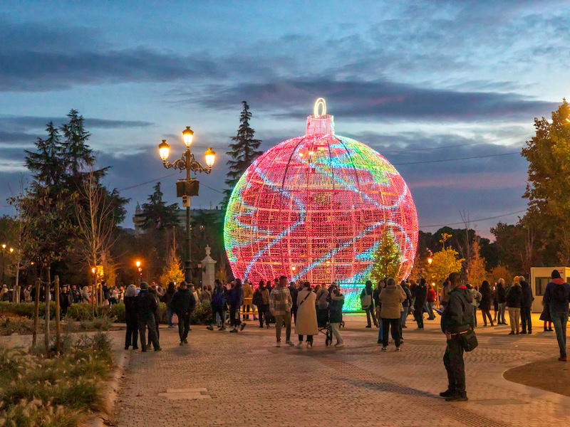 Kerstverlichting in Sabitini tuin bij Koninklijk paleis Madrid - Foto: Alvaro Lopez