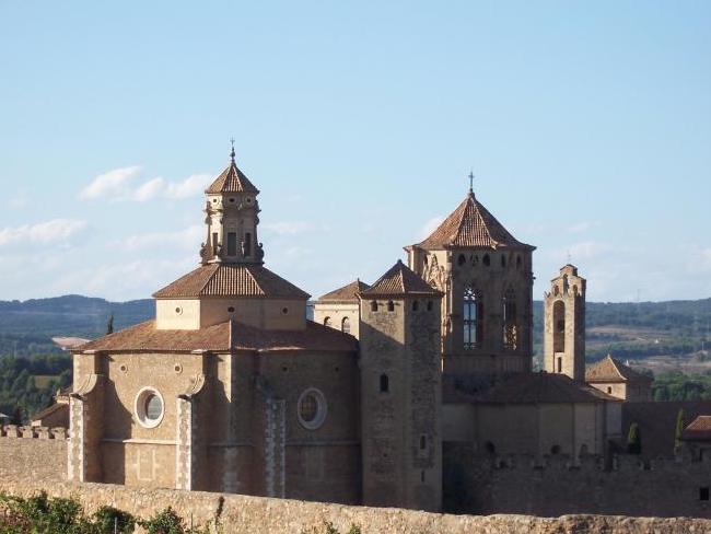 klooster_van_poblet-tarragona-catalonie-650x488.jpg