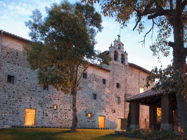 Hotel met wijnkelder in Laguardia, de hoofdstad van wijnstreek Rioja Alavesa (Baskenland)