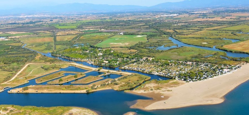 Luchtfoto van Camping Nautic Almata aan de Costa Brava