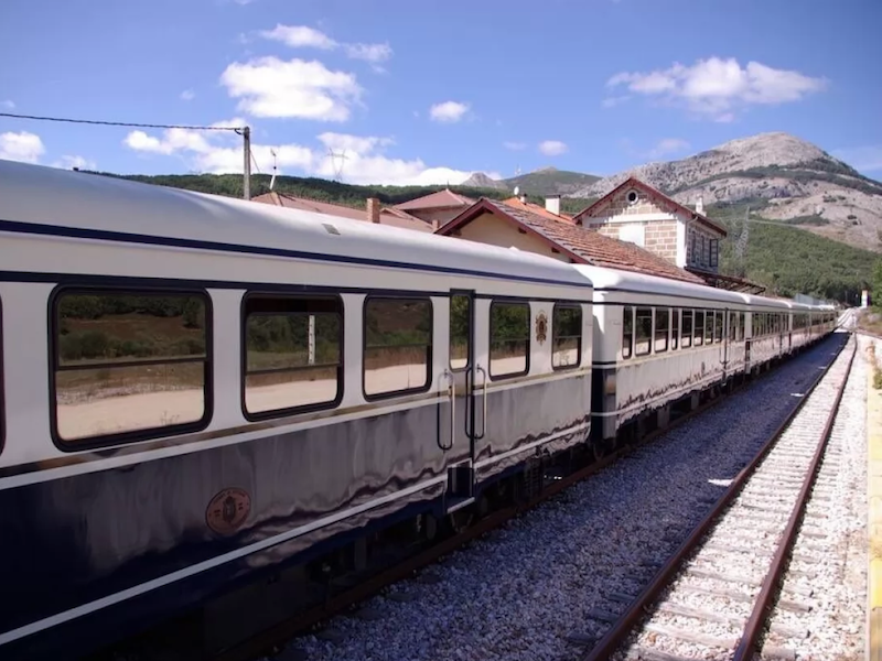 Een luxe treinvakantie in Spanje met de Costa Verde Express