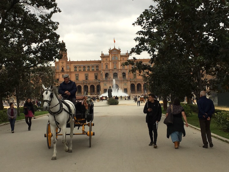 Plaza de España gezien vanuit het Maria Luisa park van Sevilla (Zuid Spanje)