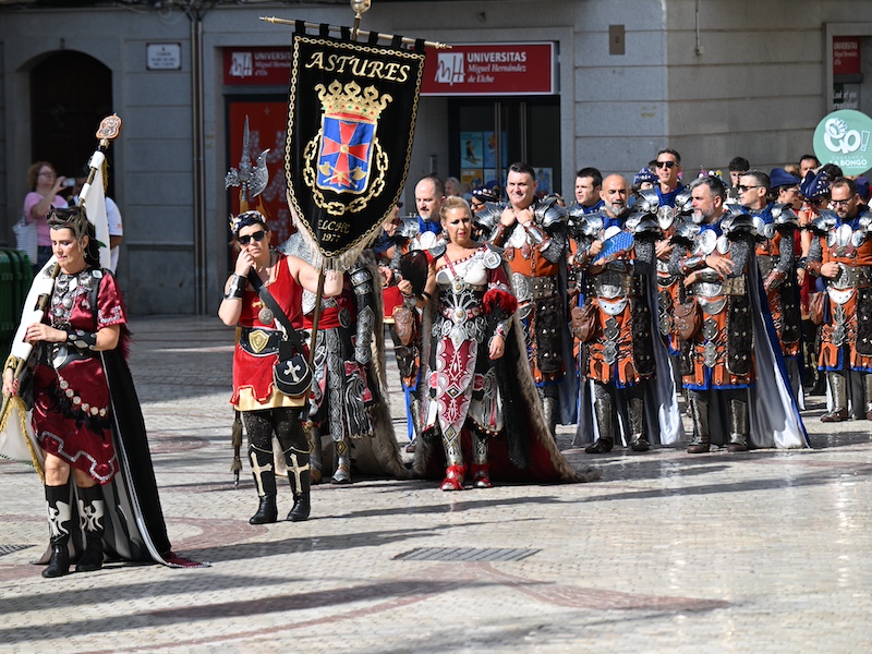 Christelijke troep tijdens een van de "dianas" in de straten van Elche