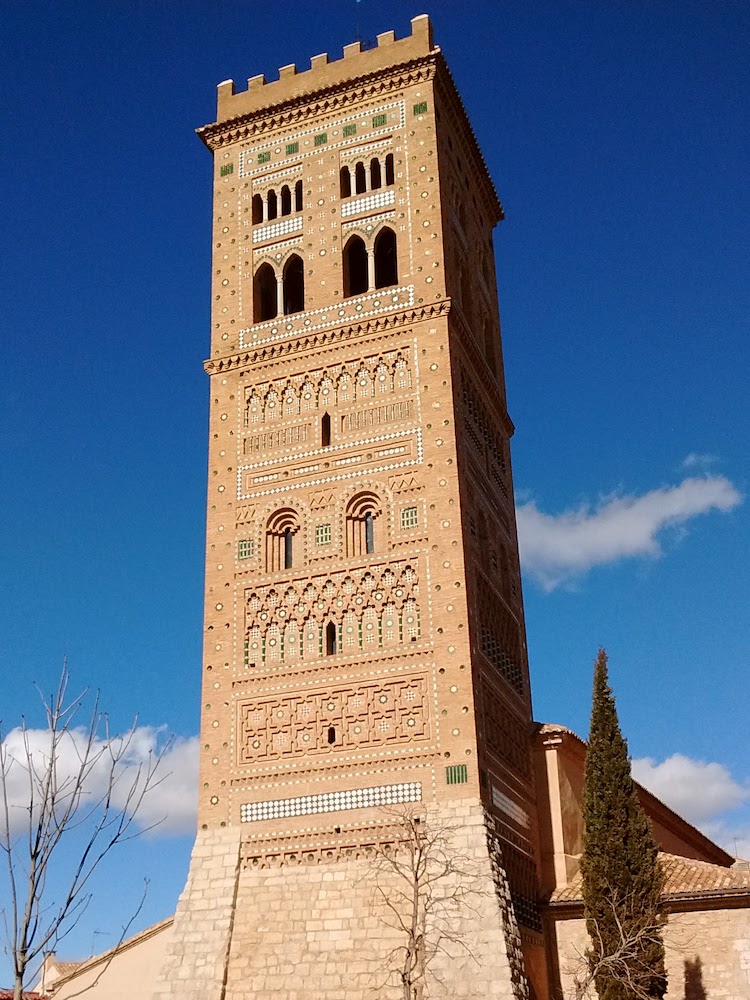 De mudéjar toren van San Martin in Teruel (Aragón)
