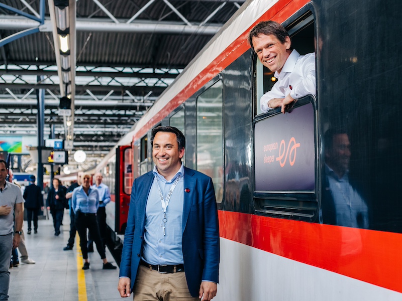 Maak een treinvakantie naar Spanje! Ga zorgeloos met de trein naar Spanje. En/of maak een treinreis door Spanje. Lees meer over beide mogelijkheden 