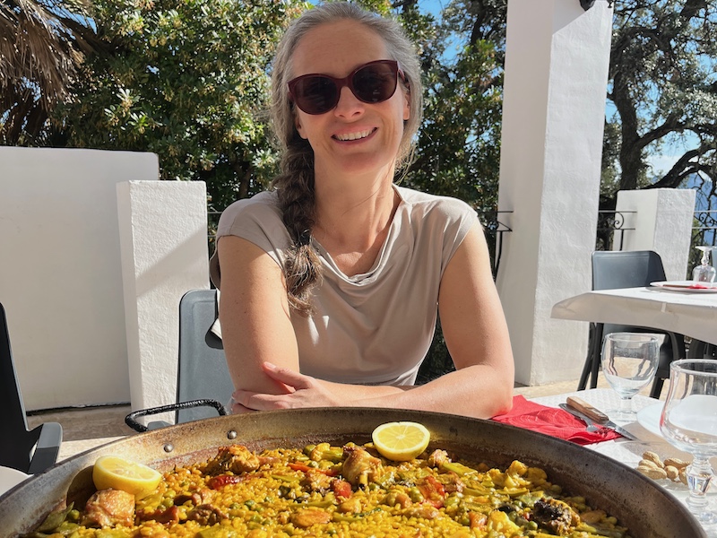 Paella eten bij Cas Pelut in Tárbena (binnenland Costa Blanca)