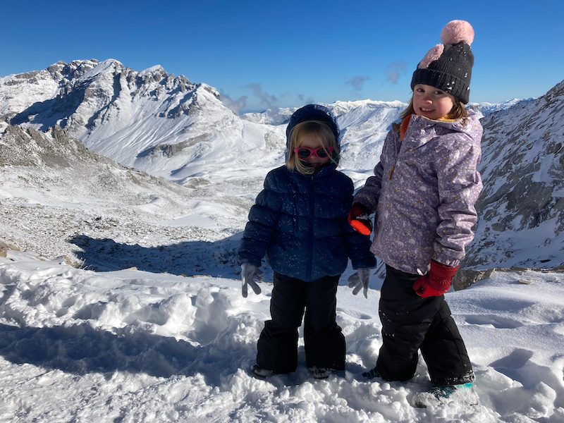 Sneeuwpret voor kinderen in de Picos de Europa