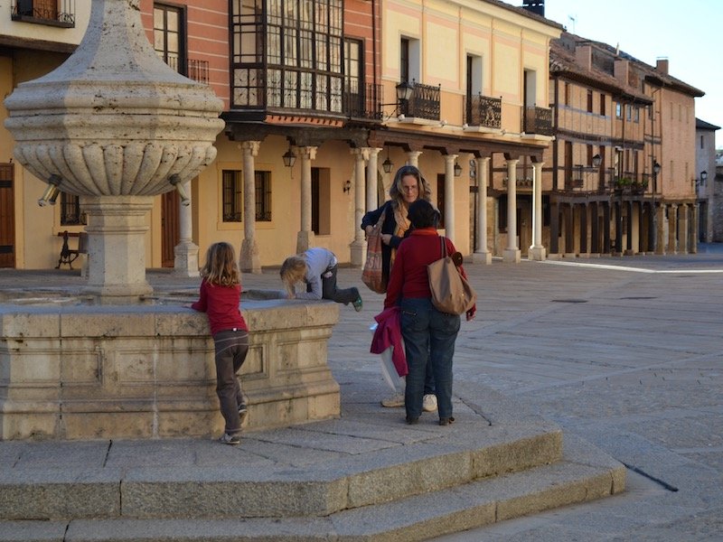Typisch Castilliaanse Plaza Mayor in Burgo de Osma