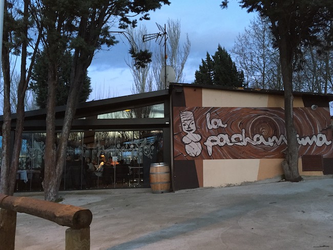 Restaurant Pachamama aan Termes rivier in Salamanca