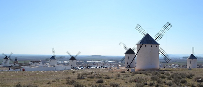 De molens van Don Quijote in Campo de Crriptana (Castillië La Mancha, Midden Spanje)