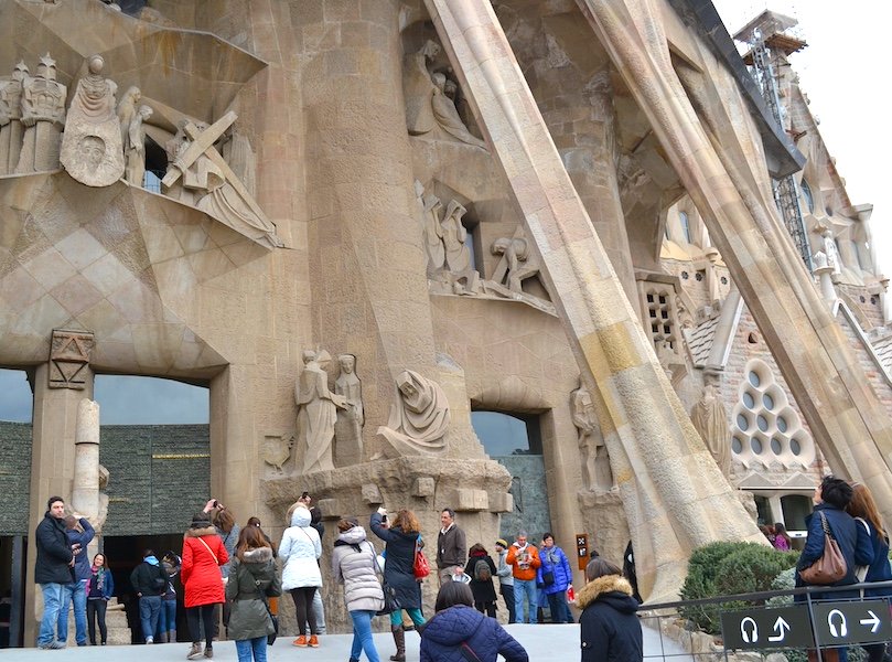 Ontdek wie de Catalaanse architect Antoni Gaudí was, wat hij in Barcelona en de rest van Spanje ontworpen heeft en waarom zijn werken zo bijzonder zijn.