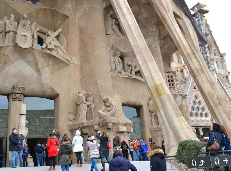 Ontdek wie de Catalaanse architect Antoni Gaudí was, wat hij in Barcelona en de rest van Spanje ontworpen heeft en waarom zijn werken zo bijzonder zijn.