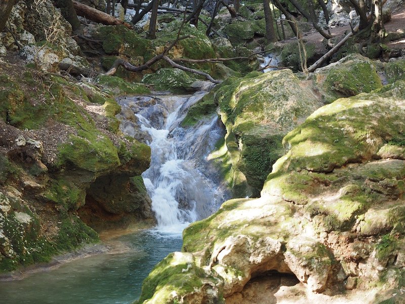 Watervalletje bij Cap des Freu in de Serra de Llevant op Mallorca