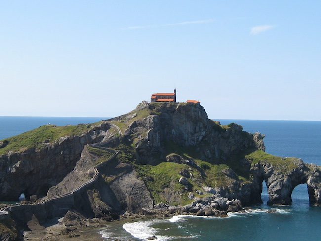 San Juan de Gaztelugatxe aan de kust van Baskenland