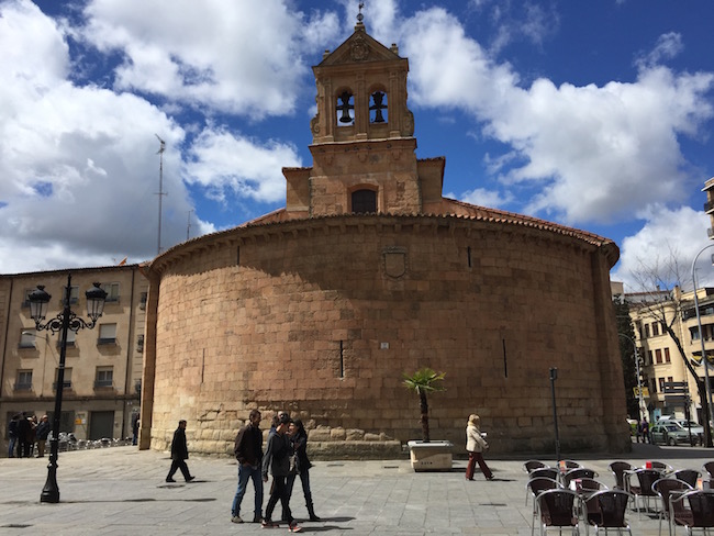 De Romaanse San Marcos kerk in Salamanca (Midden Spanje)