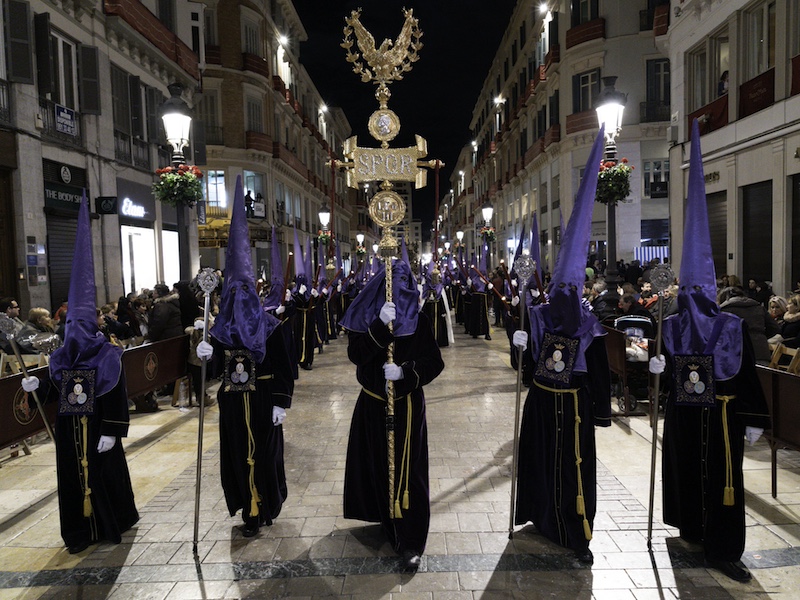 Boetedoeners tijdens een paasprocessie in Malaga (Foto: Turismo Costa del Sol)