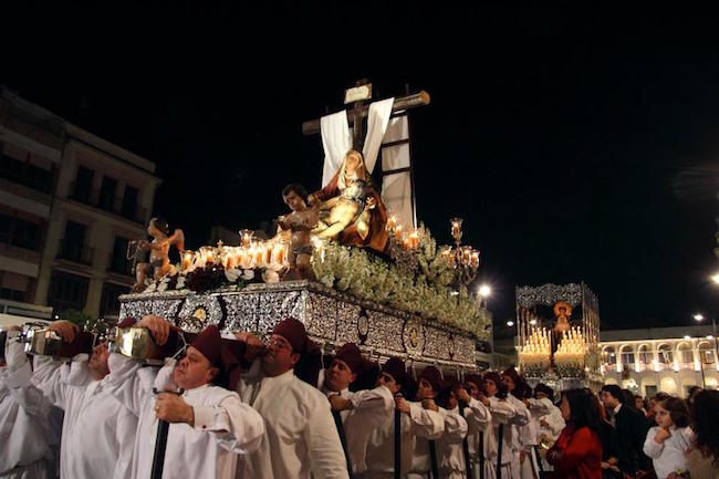 Een processie tijdens de Goede Week in Lucena (Caminos de Pasion gebied, binnenland Andalusië)