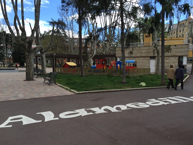 Speeltuin voor de kleintjes in Alamedilla Park van Salamanca
