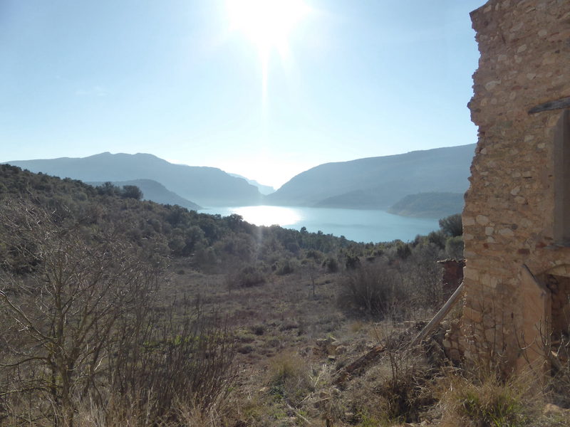 Wandelen rond het stuwmeer van Cannelles in Ribagorza (Aragon, Pyreneeën)