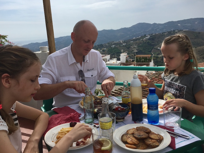 Dakterras van café restaurant La Tahona in Frigiliana