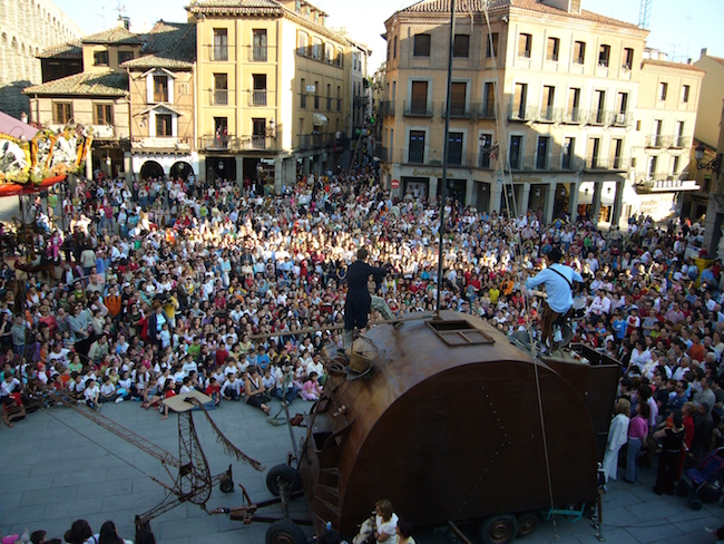 Het Titirimundi poppenfestival in Segovia (Midden Madrid)