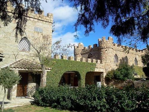 8-persoons vakantiehuis in kasteel op eilandje in omgeving Madrid
