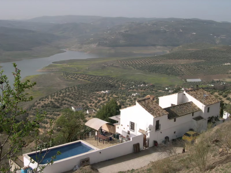 Rustig gelegen natuurhuis aan het Iznajar meer in Andalusië Rustig gelegen natuurhuis aan het Iznajar meer in Andalusië