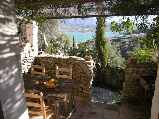 Terras met uitzicht op Viñuela meer