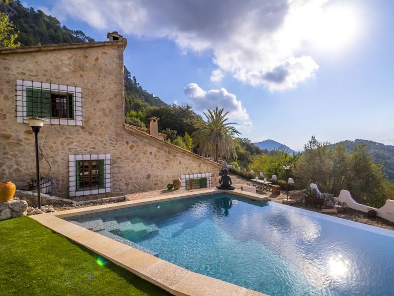 Rustig gelegen vakantiehuis met zwembad in Spanje