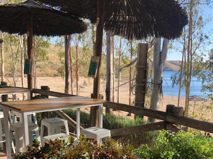 Een visvakantie in Spanje vanuit het kleine vakantiepark Isla del Zujar aan het Zuja stuwmeer in Extremadura Een visvakantie in Spanje vanuit het kleine vakantiepark Isla del Zujar aan het Zuja stuwmeer in Extremadura