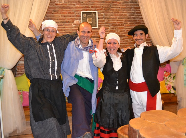 Verkleden in Baskische klederdracht in Basque Boutique hotel Bilbao