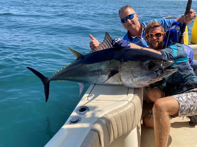 Gigantische vis tijdens visvakantie van Tight Lines Visreizen naar Riumar aan de Ebro Delta