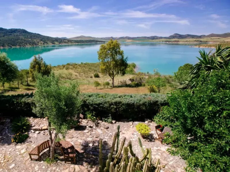 Het Guadalhorce stuwmeer in het binnenland van Andalusië, een heerlijke plek om te vissen