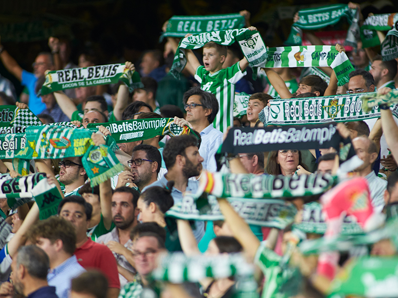 Supporters van voetbalclub Real Betis uit Sevilla