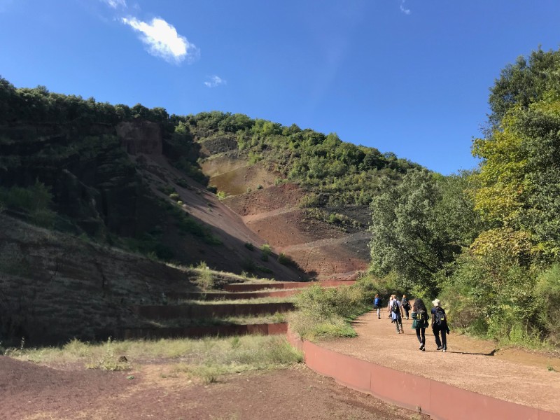 Wandelen in de Croscat vulkaan van vulkaangebied La Garrotxa (Catalonië - foto: Spanje voor Jou)