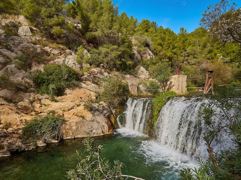 Een van de grotere watervallen van Algar (Costa Blanca)