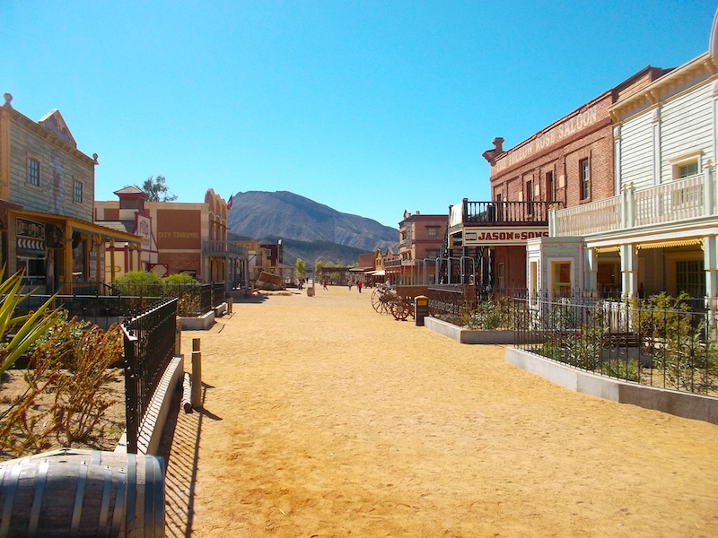 Nagebouwd western dorp voor western films in de woestijn van Almeria