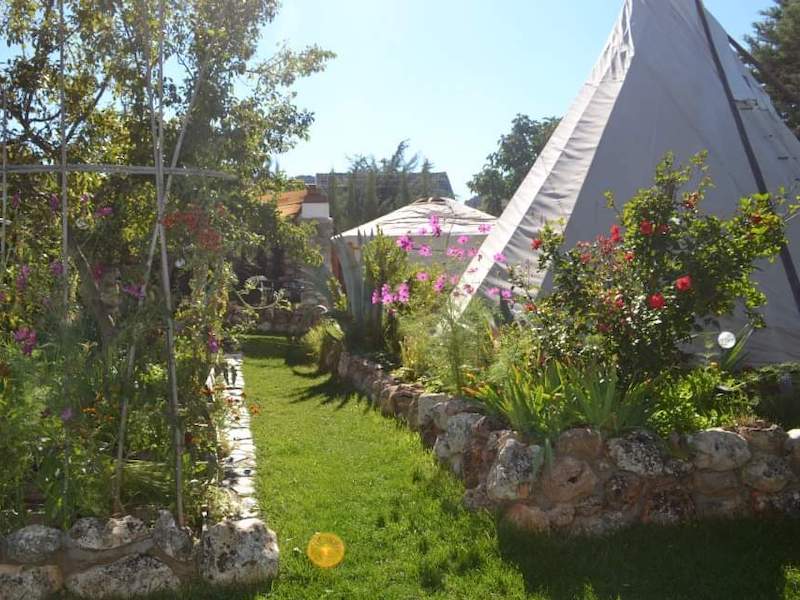 Glamping met nomadenverblijven bij Granada (Andalusië)