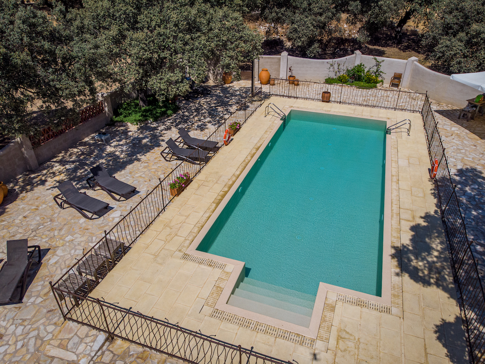 Milieuvriendelijk zoutwaterzwembad op het kleinschalige vakantiepark Finca las Abubillas