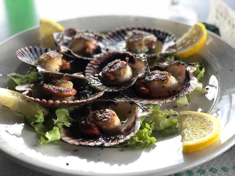 zamburiñas a la plancha in Galicië (Noord-Spanje)